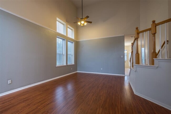 Photo - 1121 Terra St
