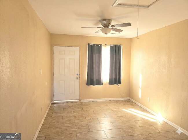 Photo - 1347 E Washington Rd