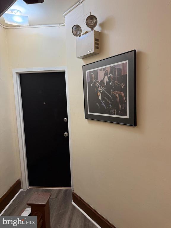 Photo - 4937 Walnut St