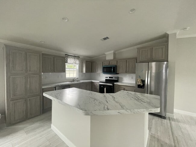 Photo - 13204 Grape Ave