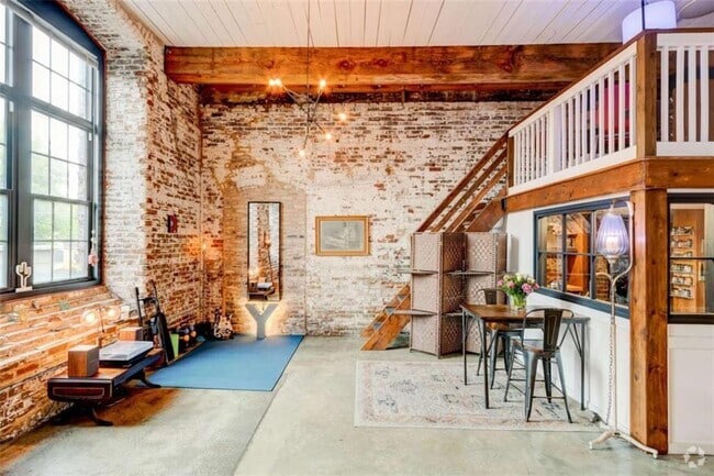 Building Photo - 170 Boulevard NE Unit H201 Rental