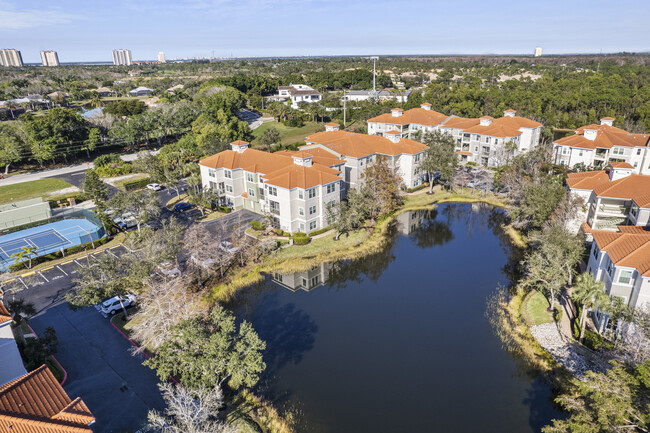 Aerial view of building - 23600 Walden Center Dr Condo Unit 308