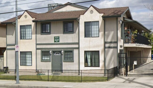 2 bedrooms, 2 baths, 2 parking spaces! Cen... - 2 bedrooms, 2 baths, 2 parking spaces! Cen... Apartment Unit 12157 #3