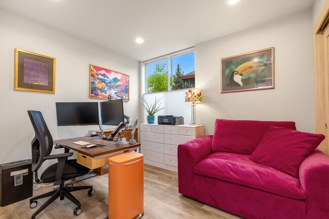 Photo - Ballard Townhouse, 2bed/2bath, Rooftop Deck