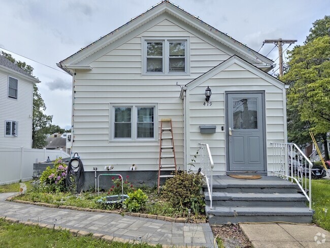 Building Photo - 497 Wayne St Rental