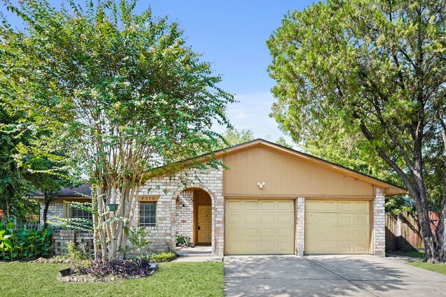 Building Photo - Recently updated 3-bedroom, 2-bath home in...