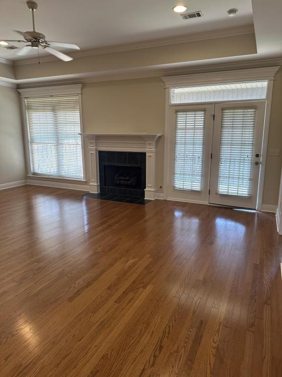 Photo - 711 Greenbriar Dr