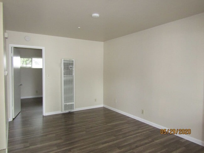 Photo - Cozy Updated One Bed One Bath Apartment Ne... Unidad 730