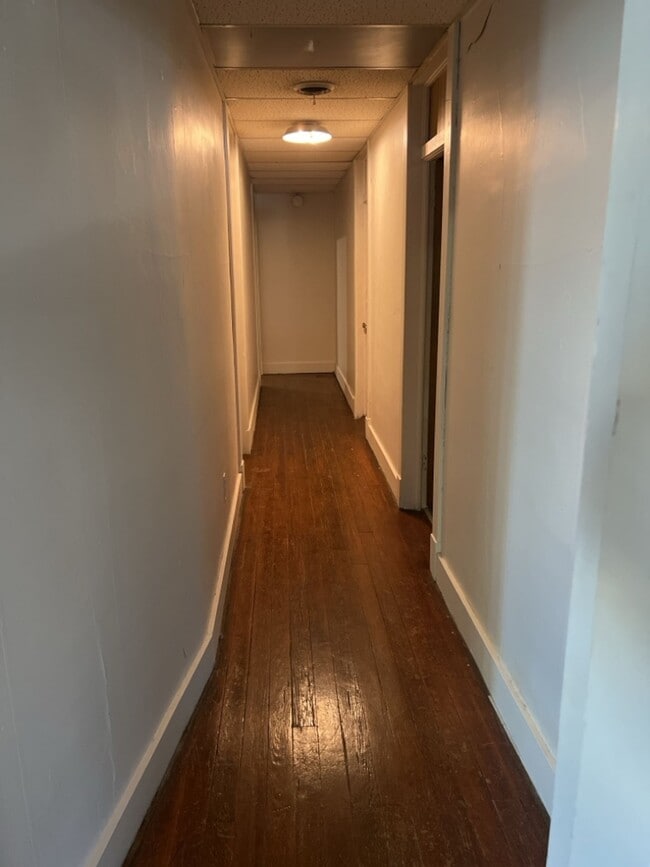 Photo - 736 1/2 Massachusetts St