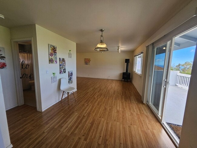 Photo - 40 Huina Pl