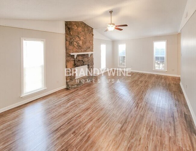 Photo - 6395 Golden Park Dr