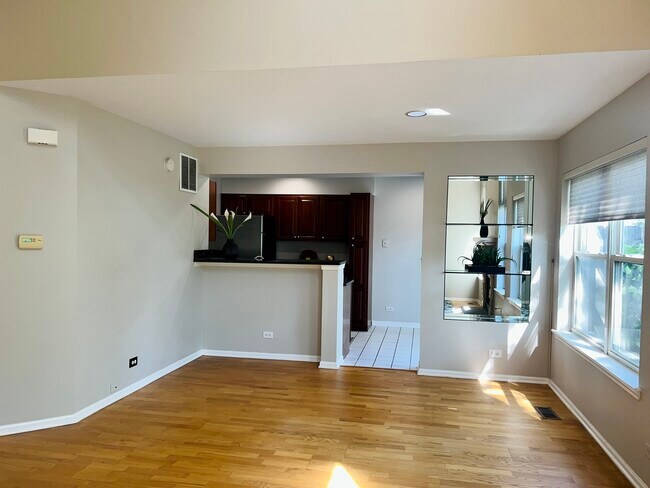 Photo - 1560 E Chivalry Ct