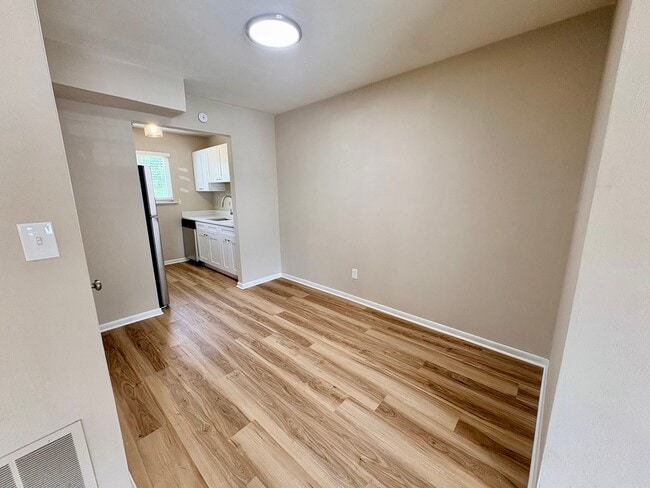 Photo - 200 Kilby Shores Dr Unit E2