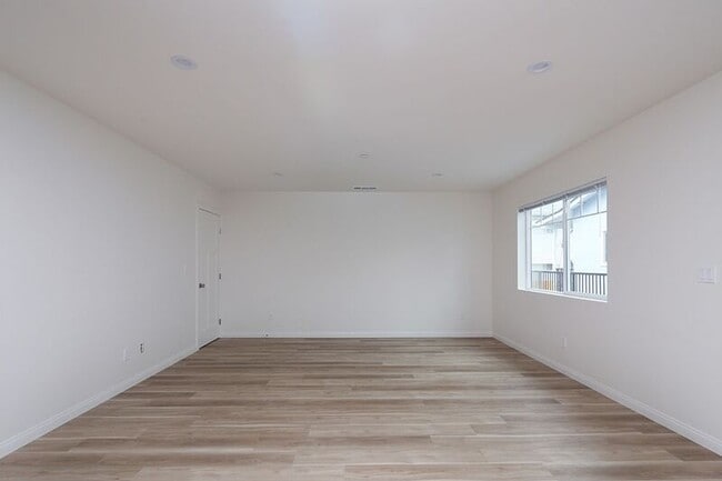 Photo - 4358-4360 Ocean View Blvd