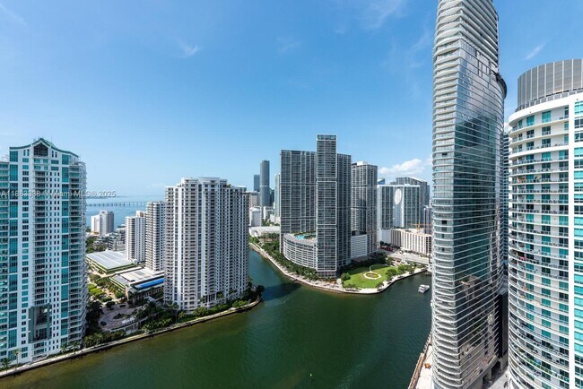 Photo - 325 S Biscayne Blvd Unidad 3915