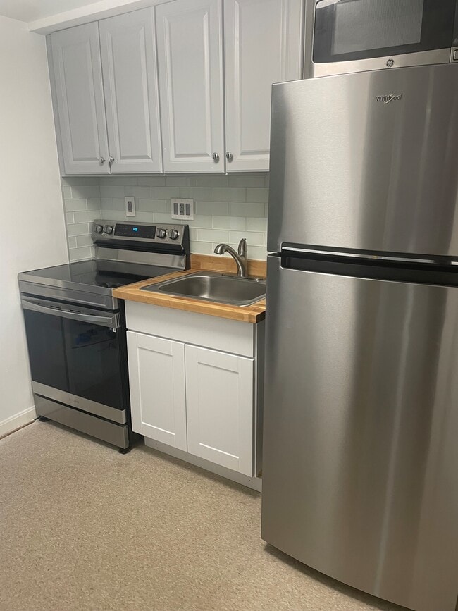Building Photo - 9374 Tartan View Dr Unit Basement Rental