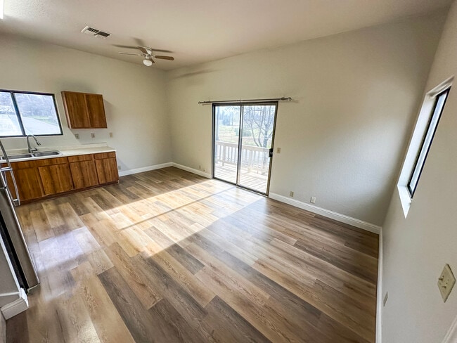 Photo - 1420 Branstetter Ln Unit 1420