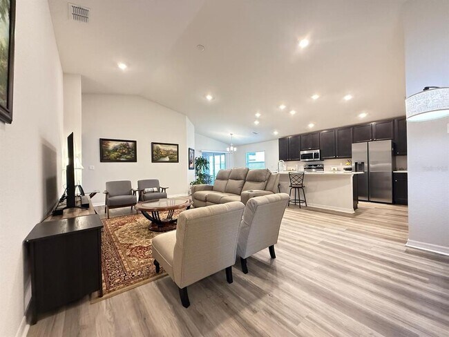 Photo - 413 Windy Willow Wy