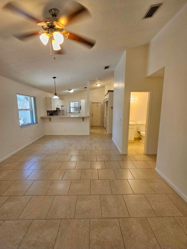 Photo - 3620 NW 91st Ave Unidad 1-4