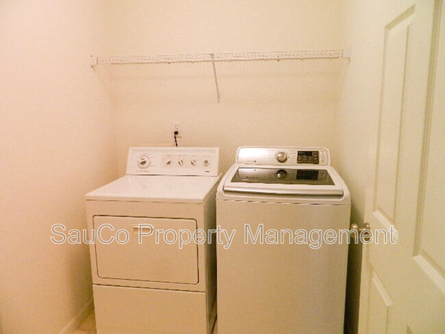 Photo - 5605 NE Caddis Dr