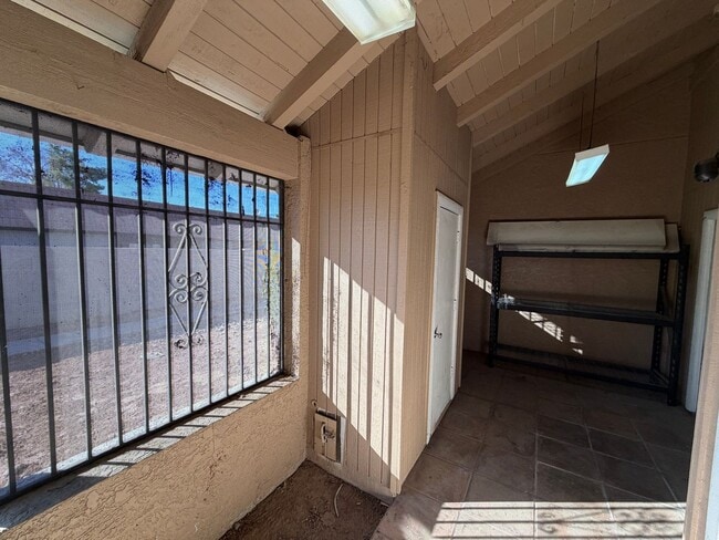 Photo - 4820 N 89th Ave