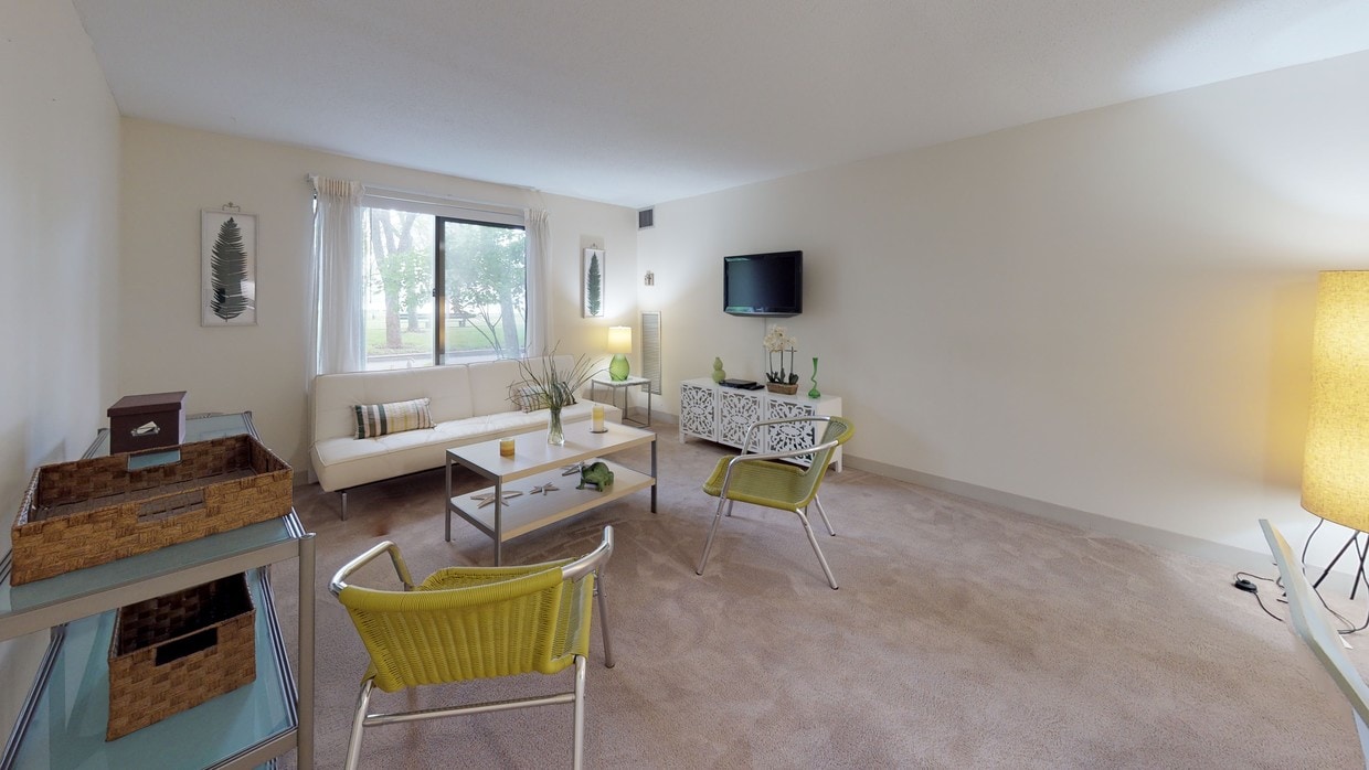 Photo - Harbor Point Apartments