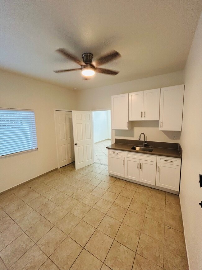 Photo - 5600 S Broadway Unidad Apt #4