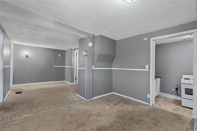 Photo - 505 Carbon St