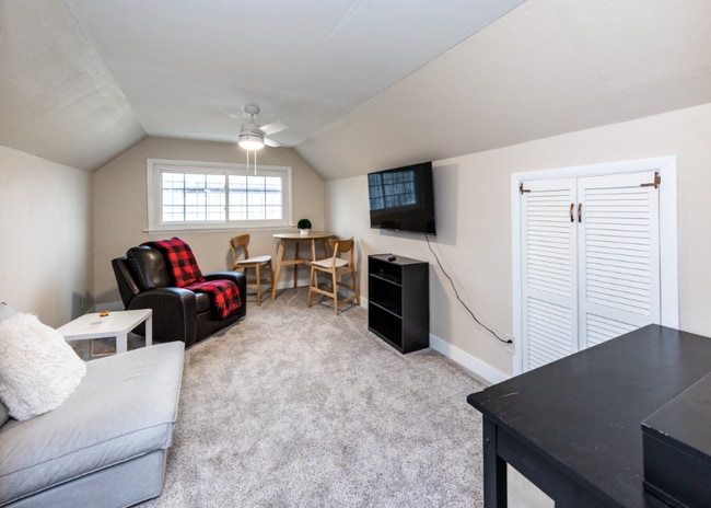 Photo - 2068 Fernwood Dr