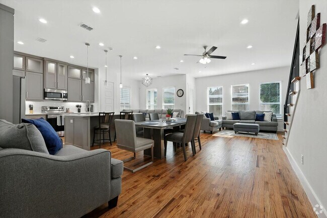 Building Photo - 3129 Rutz St Rental