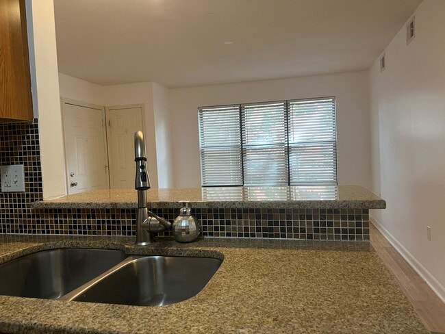 Photo - 935 Washington St Unit 104