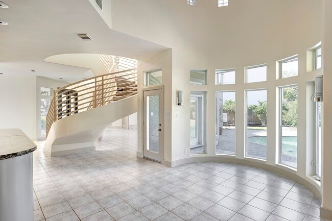 Building Photo - 5304 Braeburn Dr