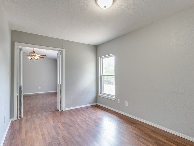 1323 N Nail Pkwy