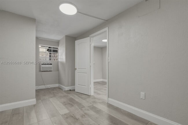 Building Photo - 2911 NW 132nd St Unit 4