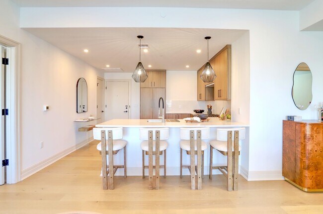 Photo - 931 Madison St Unidad 405