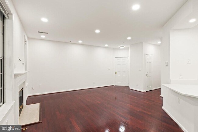 1324 Garden Wall Cir Unidad B