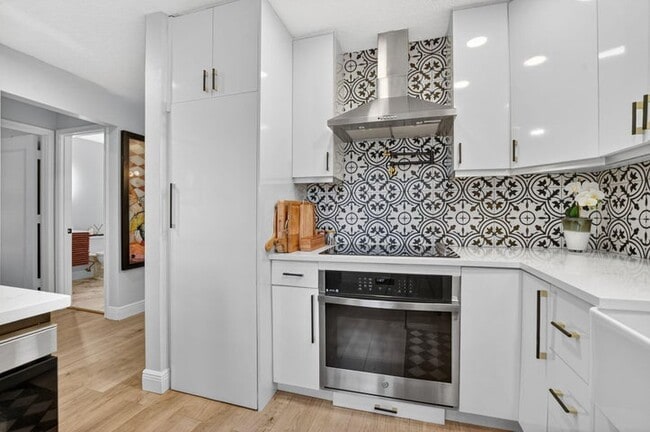 Building Photo - 21650 Juego Cir Unit 21650 Juego Circle 24j