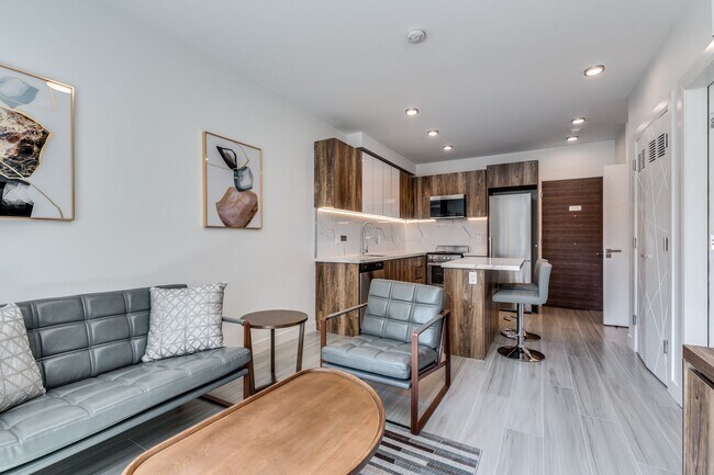 Building Photo - 1168 Pendrell St Unit 304