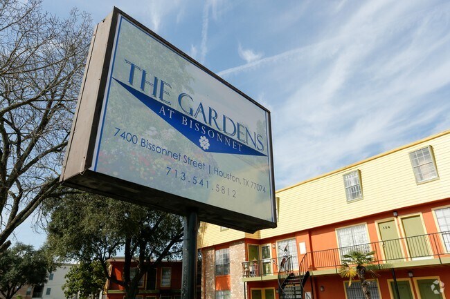 Photo - Gardens of Bissonnet