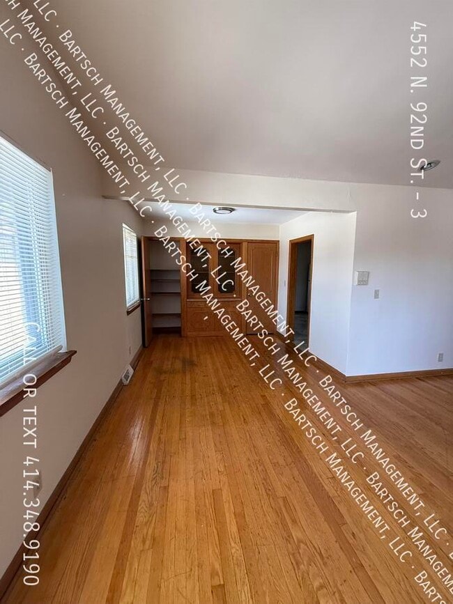 Photo - 4552 N 92nd St Unidad 3