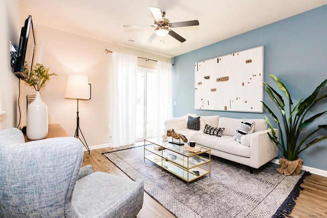 Photo - Settler's Landing