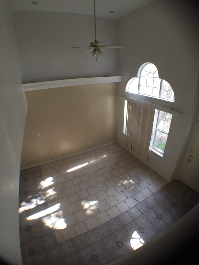 Photo - 2501 N I St Unidad E3