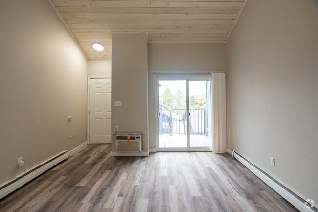 2BD/1.5BA - The Lofts at Rock Vue