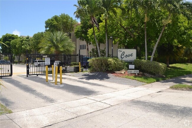 Building Photo - 21133 SW 85th Ave Unit 209 Rental