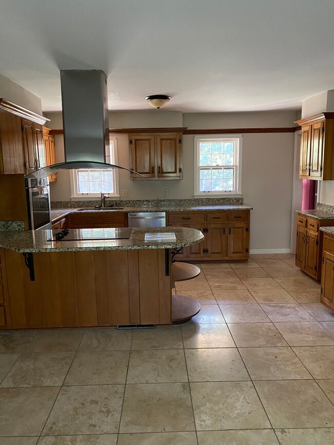 Building Photo - 63 Shady Glen Rd