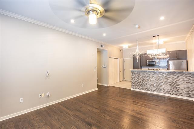 Photo - 3015 Bryan St Unidad 2D