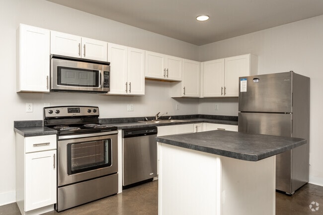 1BR, 1BA - 620 SF