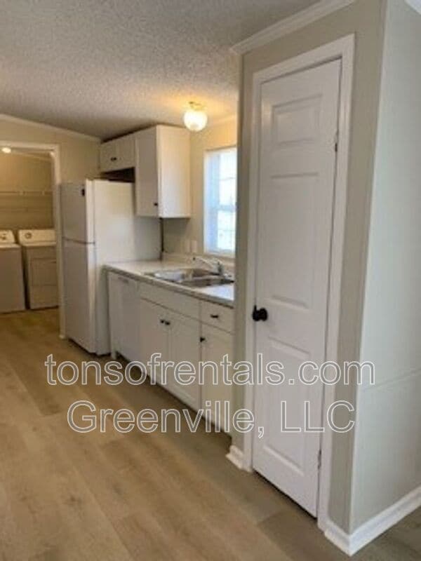 Photo - 236 Elizabeth Ln