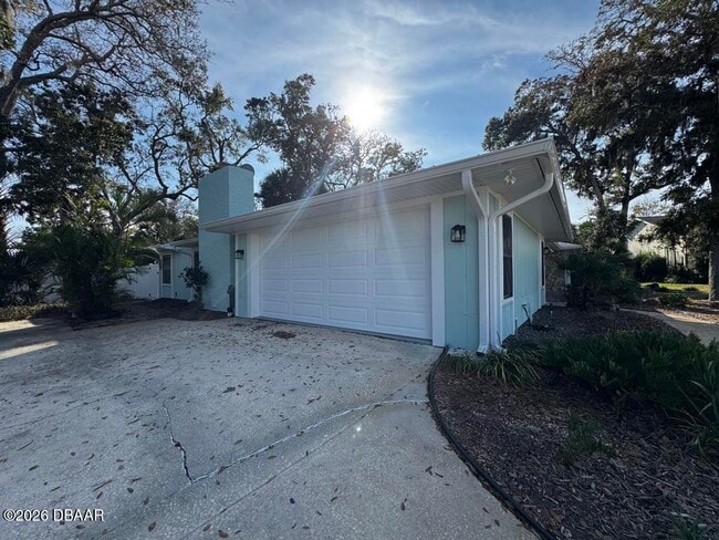 Building Photo - 1508 Poplar Dr