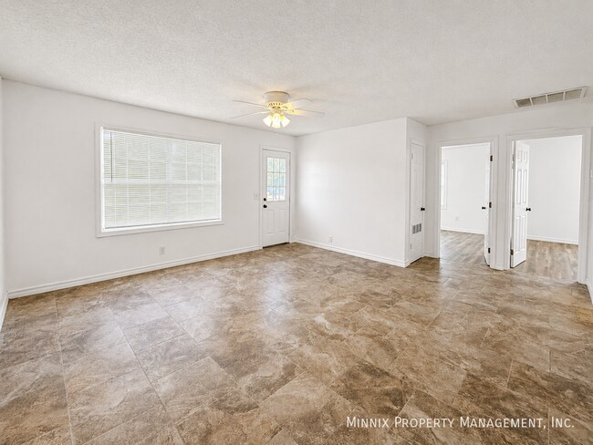 Photo - 304 SE 9th